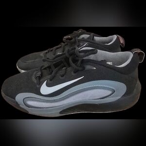 Nike IsoFly Youth Black & Gray Sneakers - Size 6.5